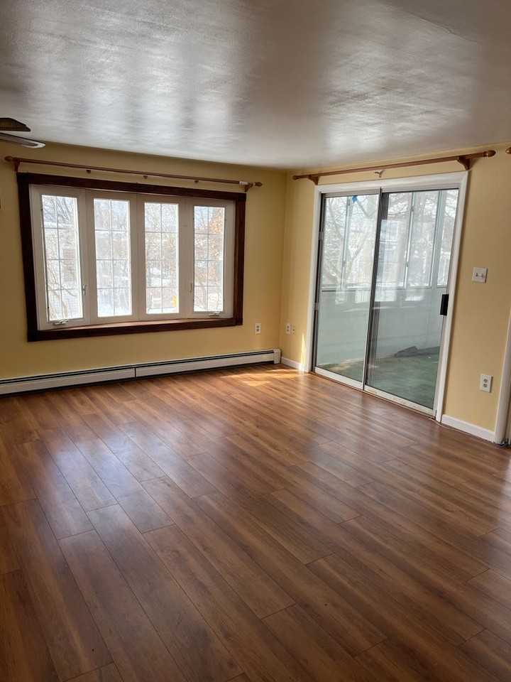 11 Harbor Hill Ct - Photo 2 of 20