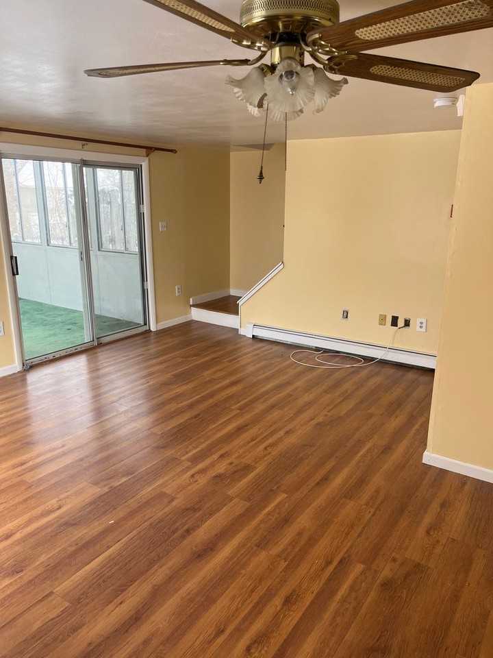 11 Harbor Hill Ct - Photo 3 of 20