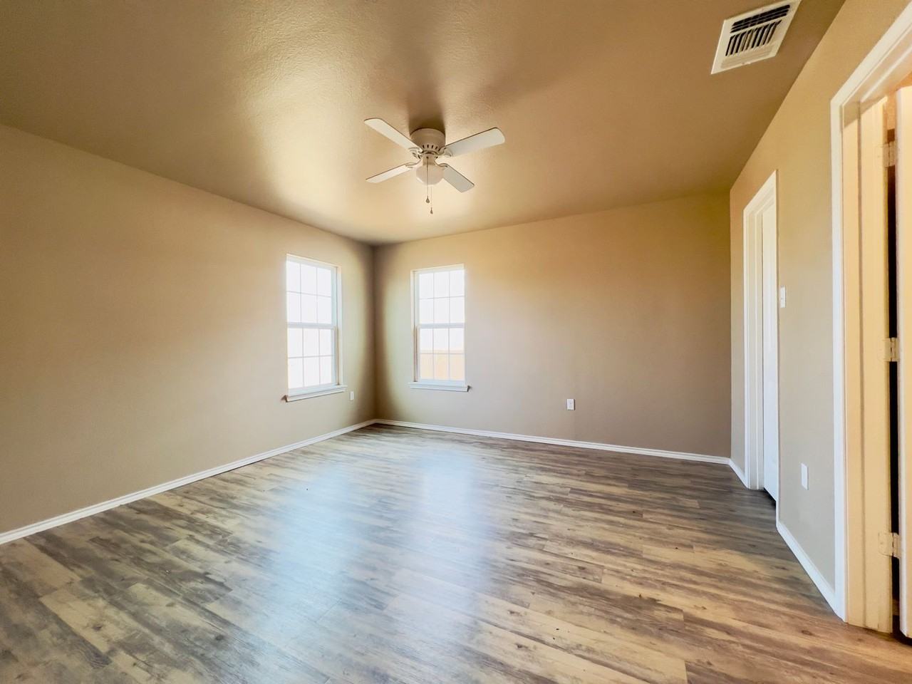 2219 E Main St - Photo 7 of 13