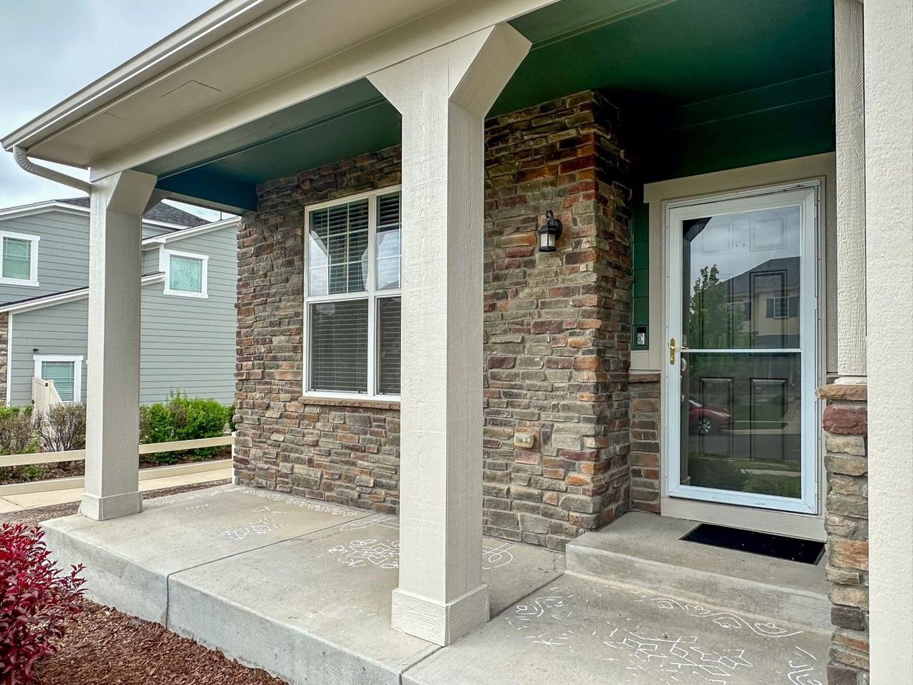 12183 Coral Burst Ln - Photo 3 of 40