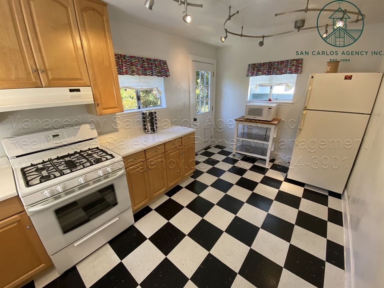 170 Pacific Ave - Photo 4 of 11