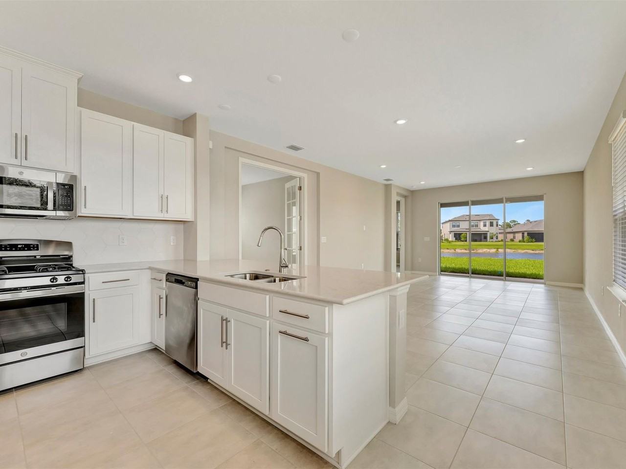5682 Equator Ct - Photo 4 of 33