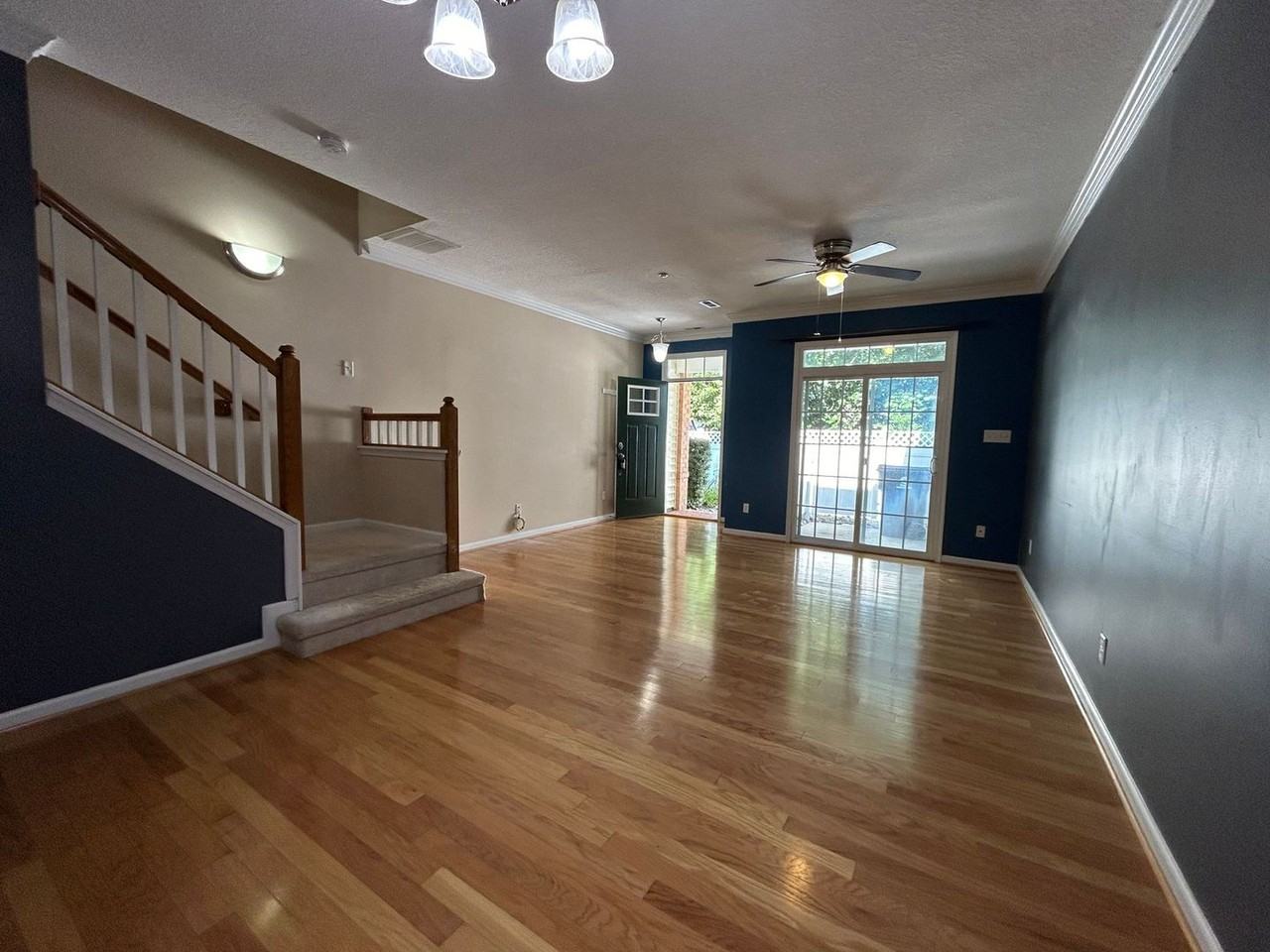 4175 Mariners Point Rd - Photo 3 of 21