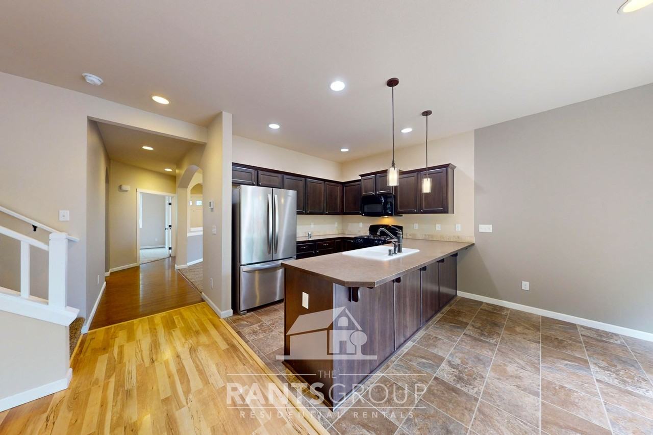 7084 Bailey St Se - Photo 2 of 27