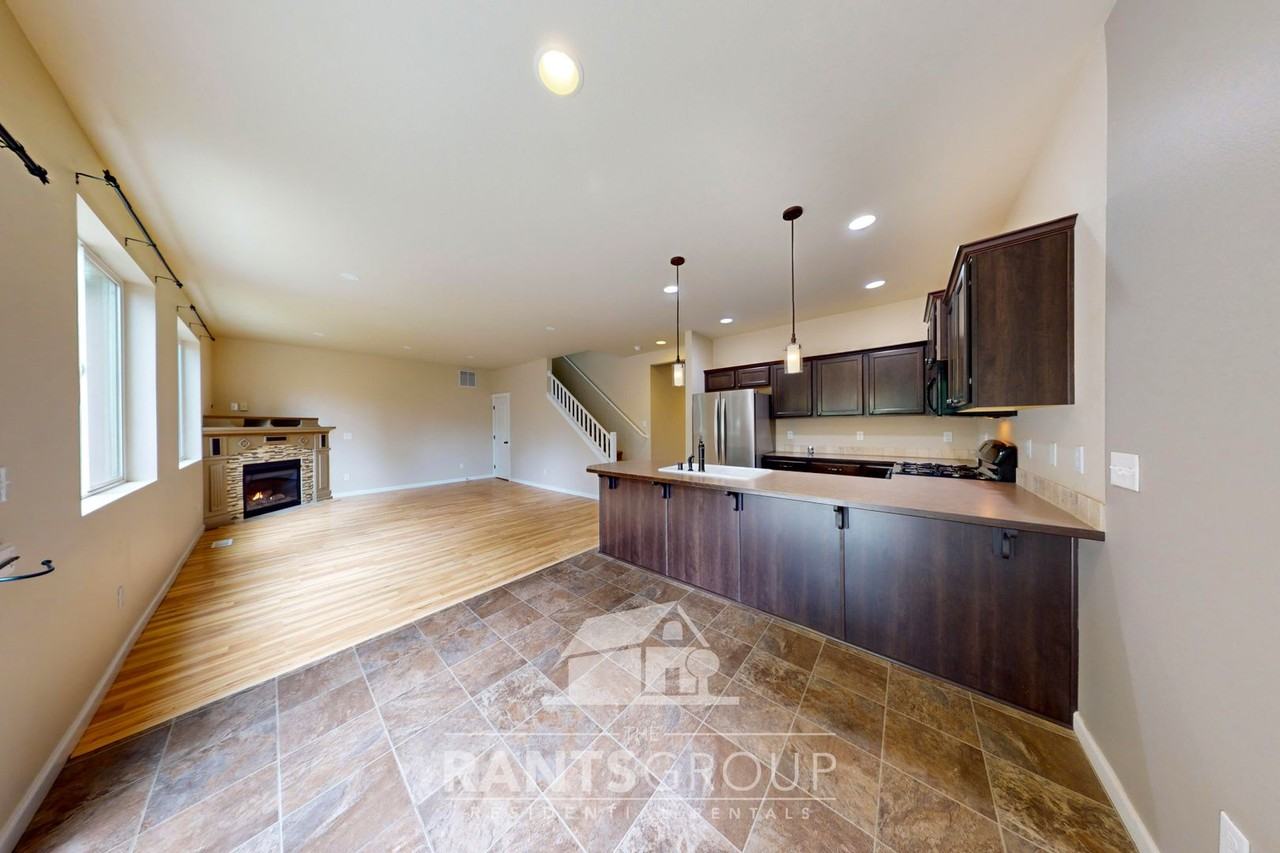 7084 Bailey St Se - Photo 4 of 27