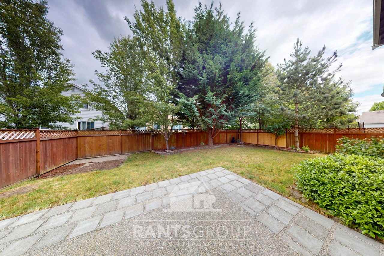 7084 Bailey St Se - Photo 5 of 27