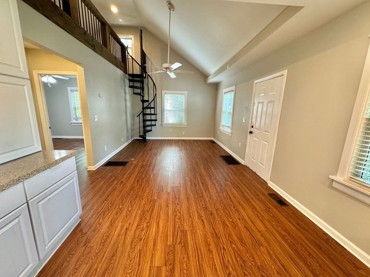 930 Granada Ave - Photo 3 of 18