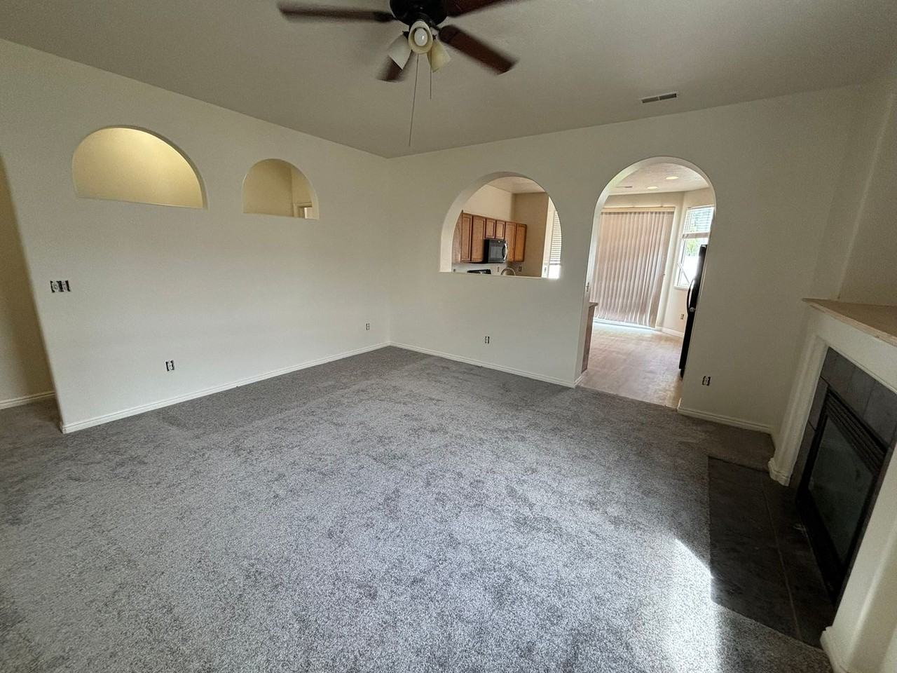 212 Caleb Dr - Photo 4 of 13