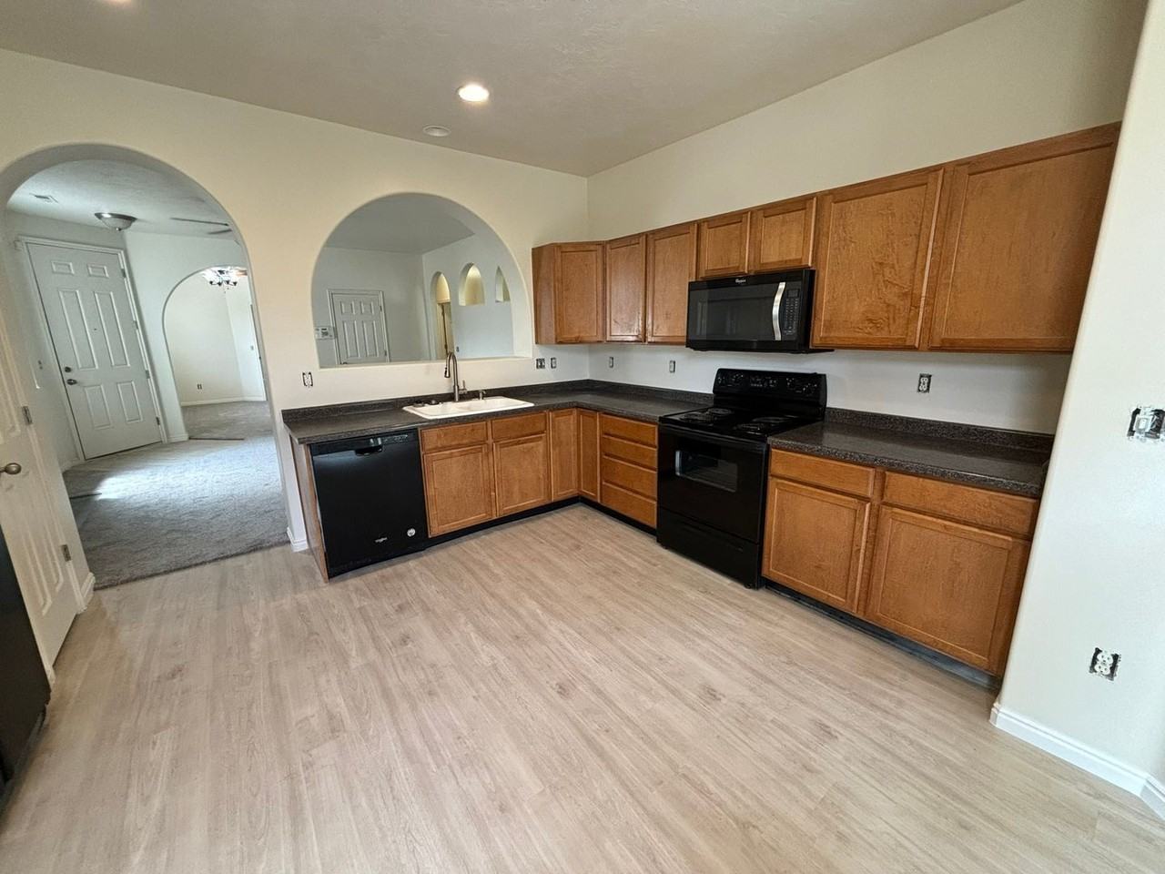 212 Caleb Dr - Photo 5 of 13