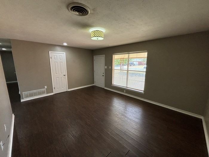 3310 W Shandon Ave - Photo 3 of 41