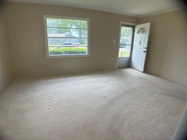 3008 N Victoria Ave - Photo 3 of 9