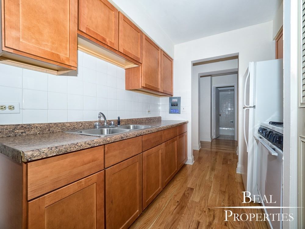 510 West Briar Place - Photo 2 of 12