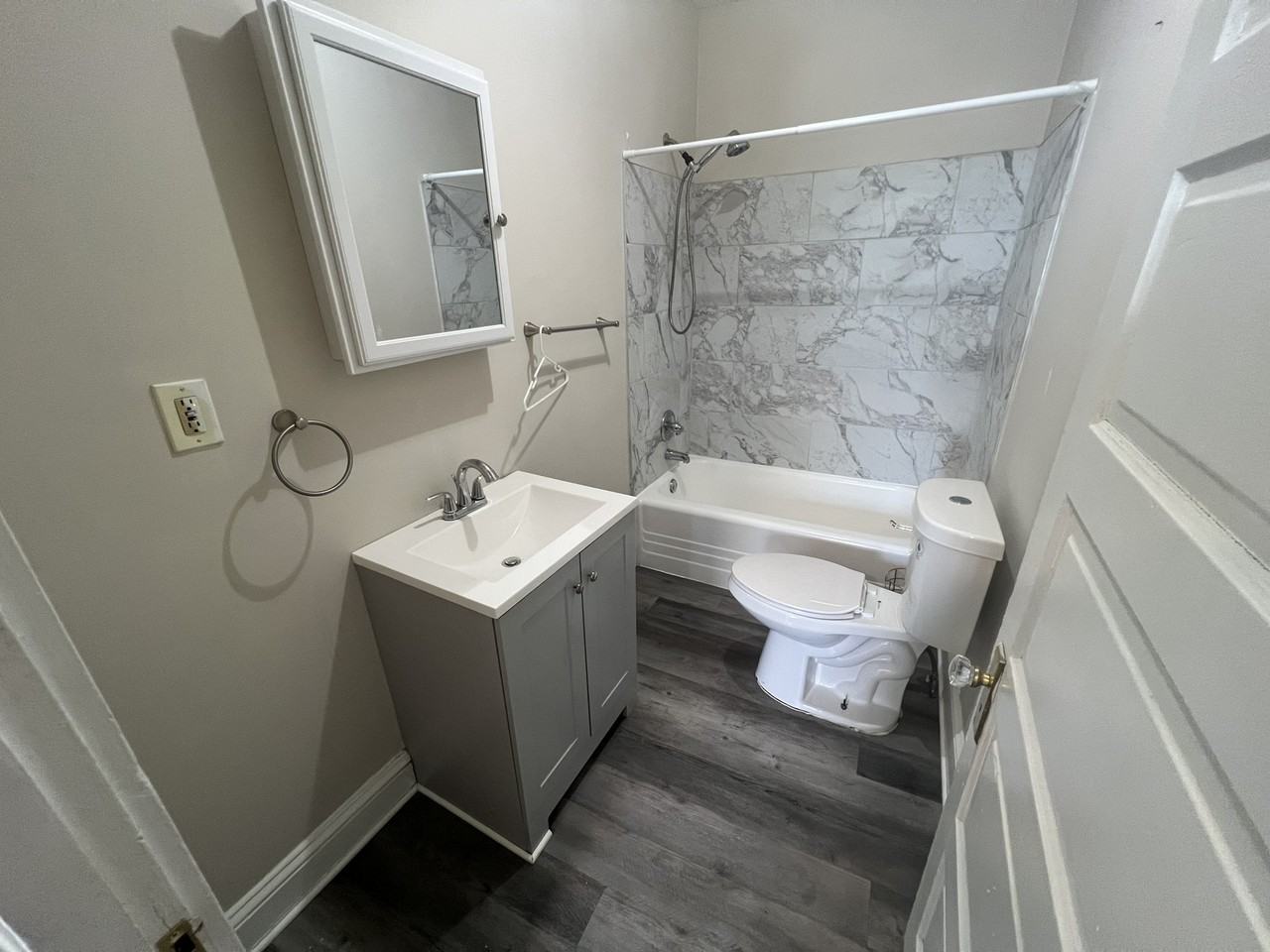 703 Newington Ave #2F - Photo 2 of 6