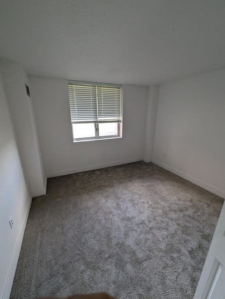 Devonshire Place Apartments Owner - Photo 2 of 8