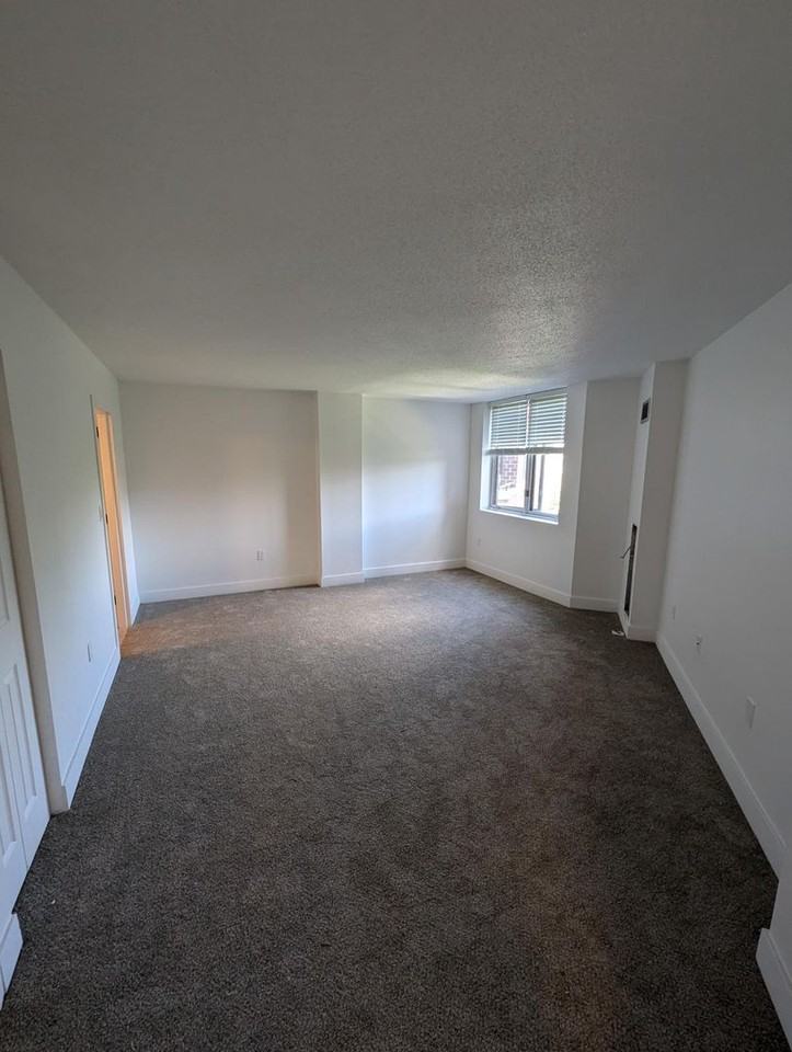 Devonshire Place Apartments Owner - Photo 4 of 8