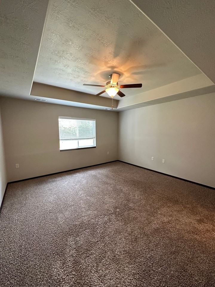 Large Homes In Sioux Falls for Rent - Photo 7 of 15