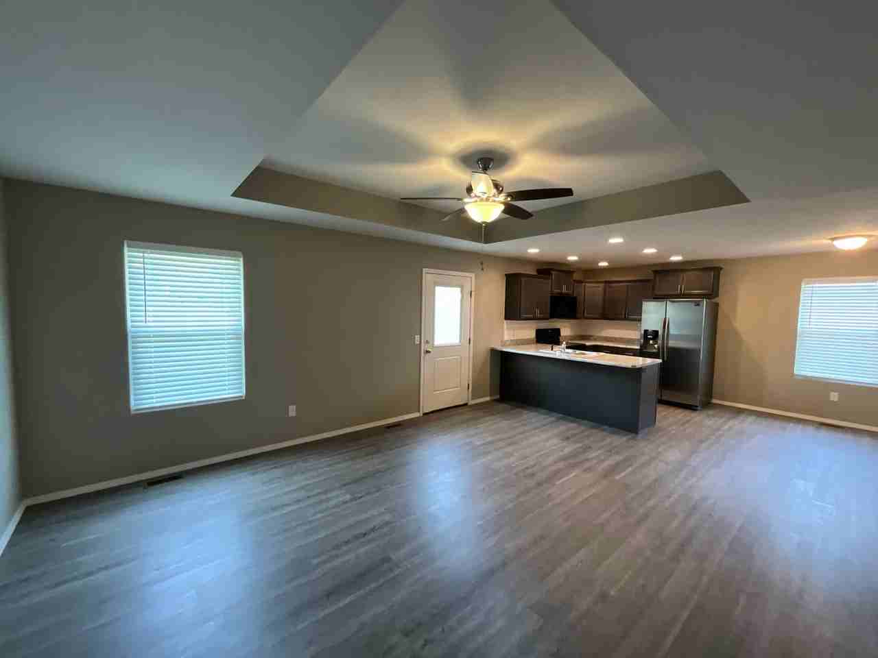 1323 S Marseilles Ave - Photo 3 of 34