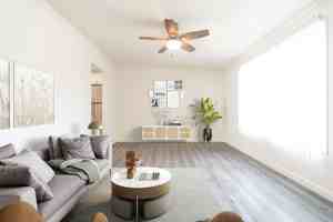 featured image of 1627 E 9th St