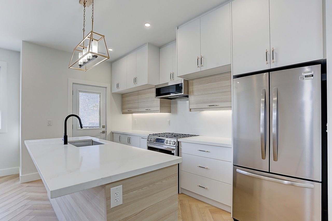 71 Livingstone Ave Uppr - Photo 3 of 32