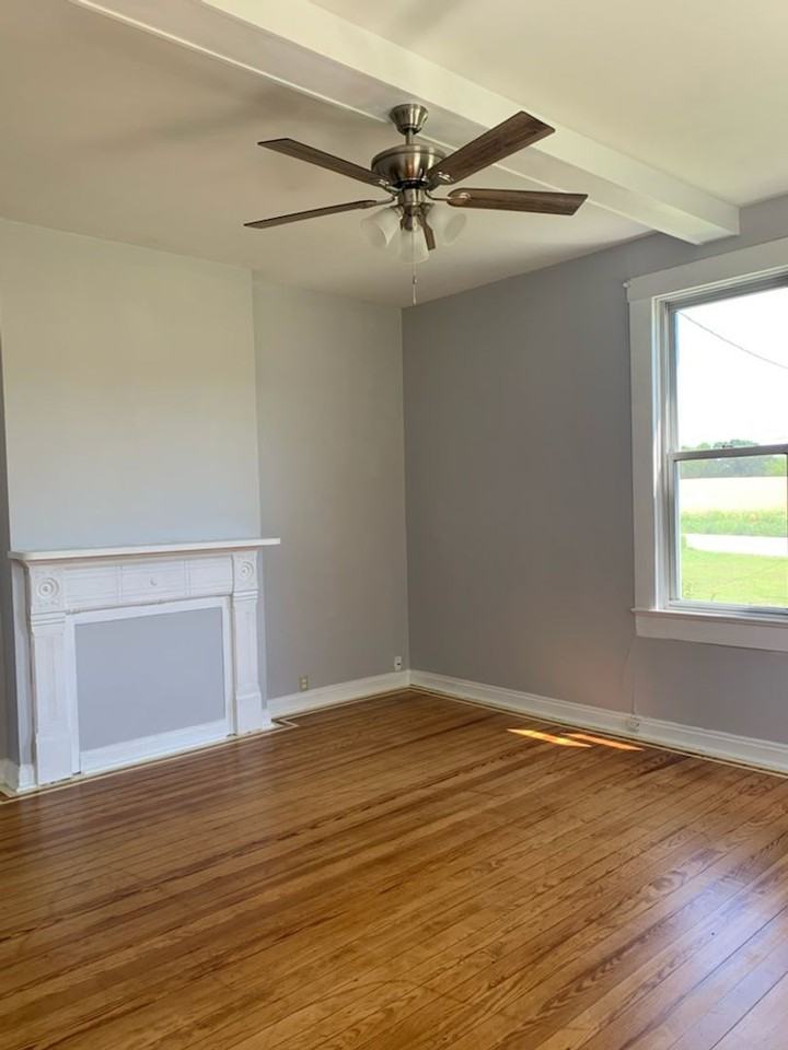 3911 Old Highway 100 - Photo 3 of 15