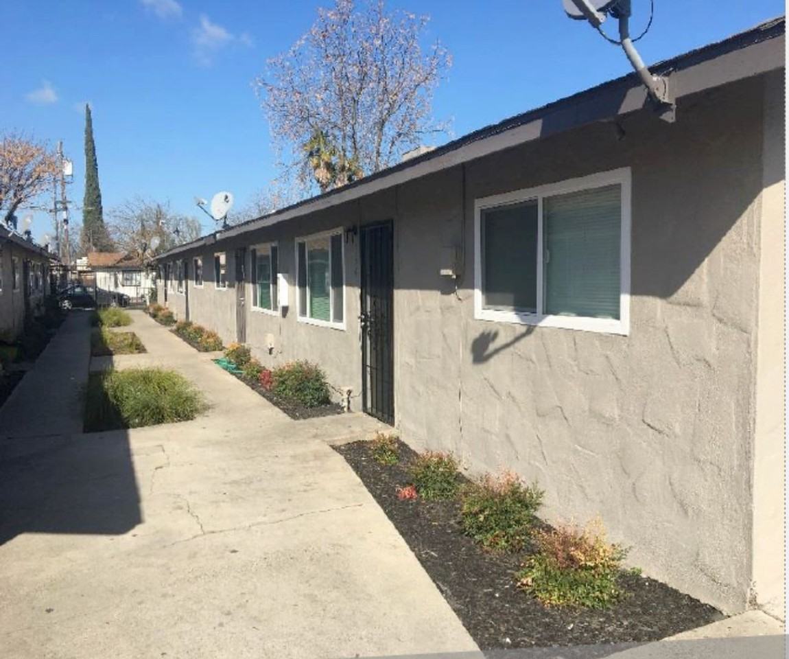 Clifford Apartments - Photo 3 of 11