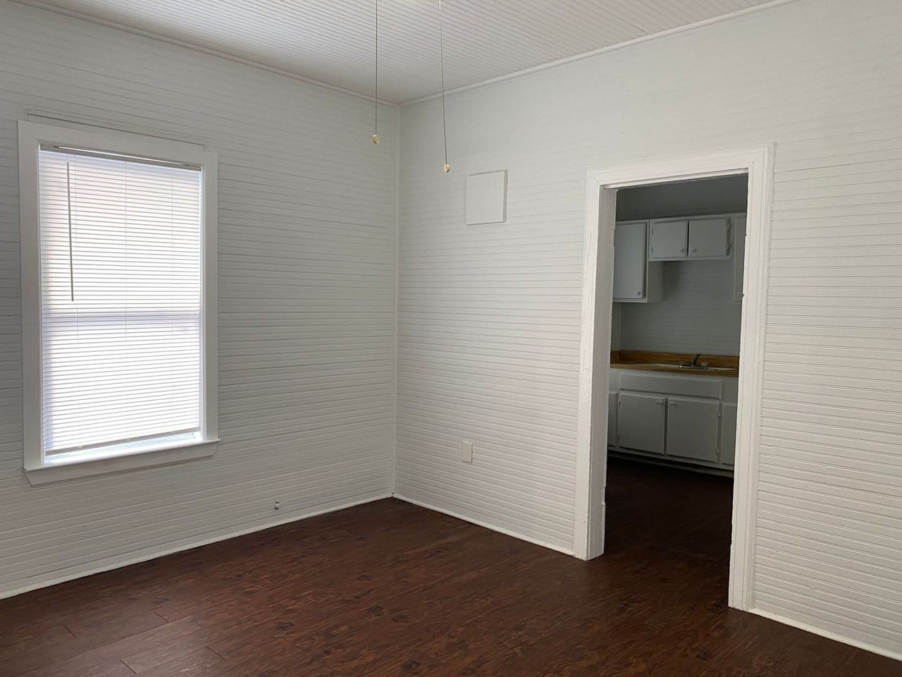 1113 Guadalupe St - Photo 4 of 8