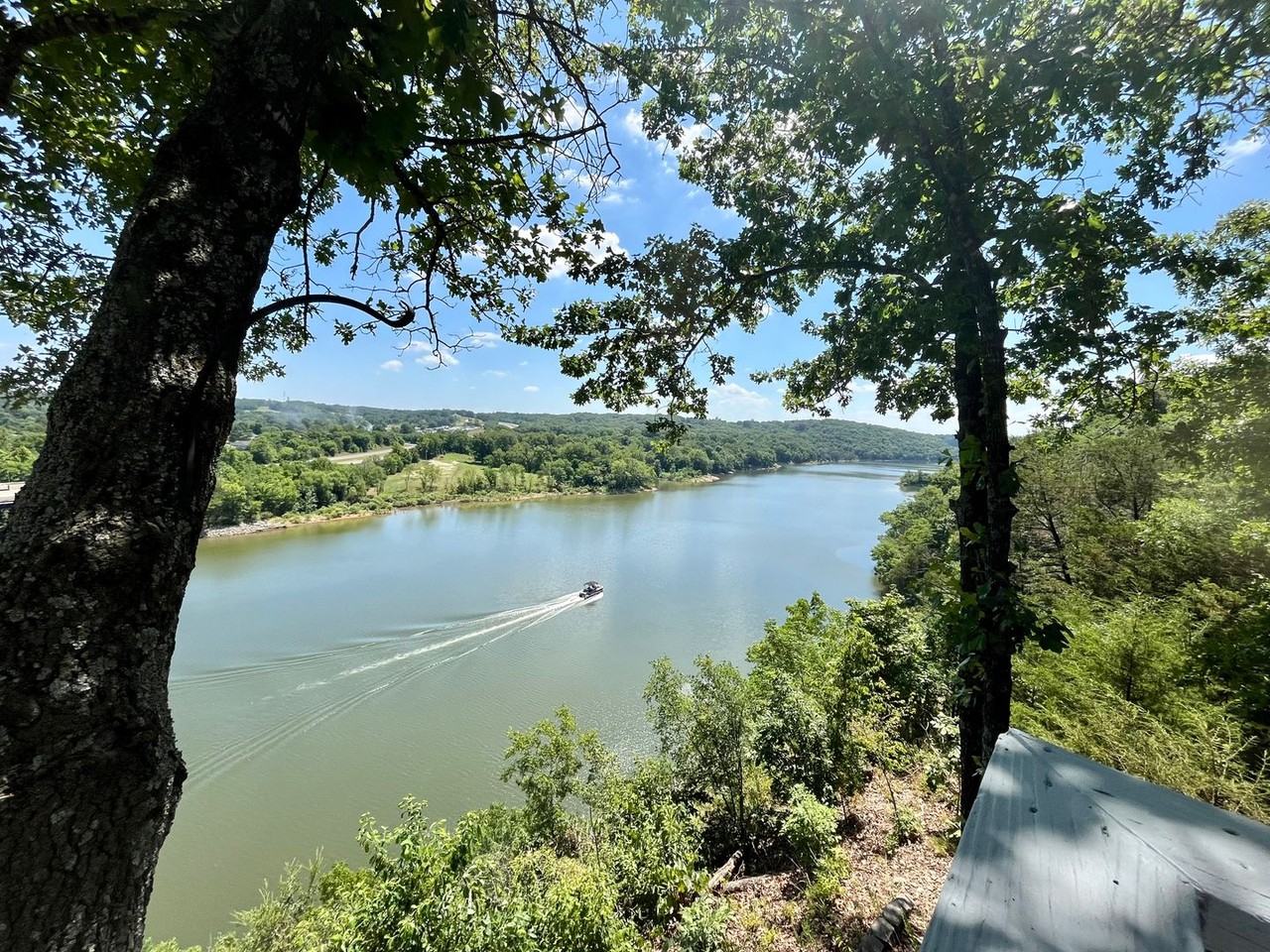 18322 Oakridge Rd - Photo 2 of 36