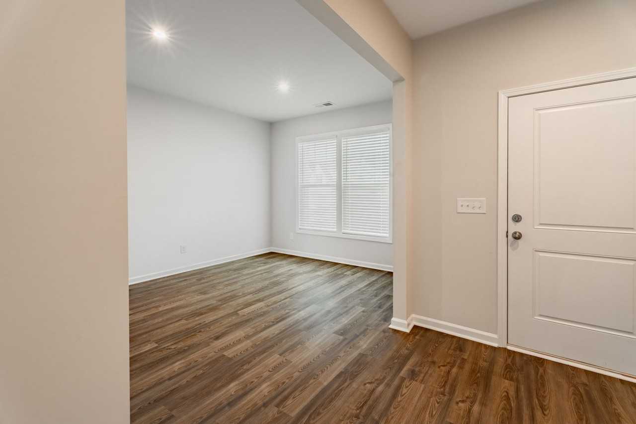 421 Midland Pines Dr - Photo 3 of 30