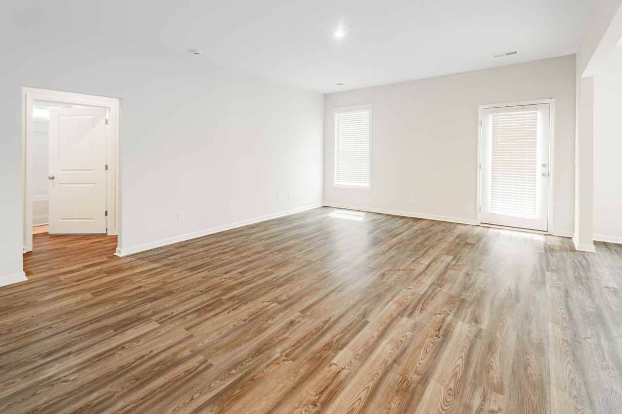 421 Midland Pines Dr - Photo 4 of 30