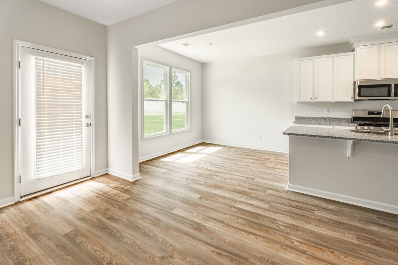 421 Midland Pines Dr - Photo 5 of 30