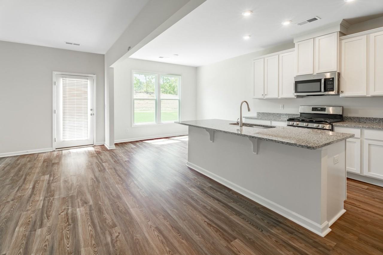 421 Midland Pines Dr - Photo 6 of 30