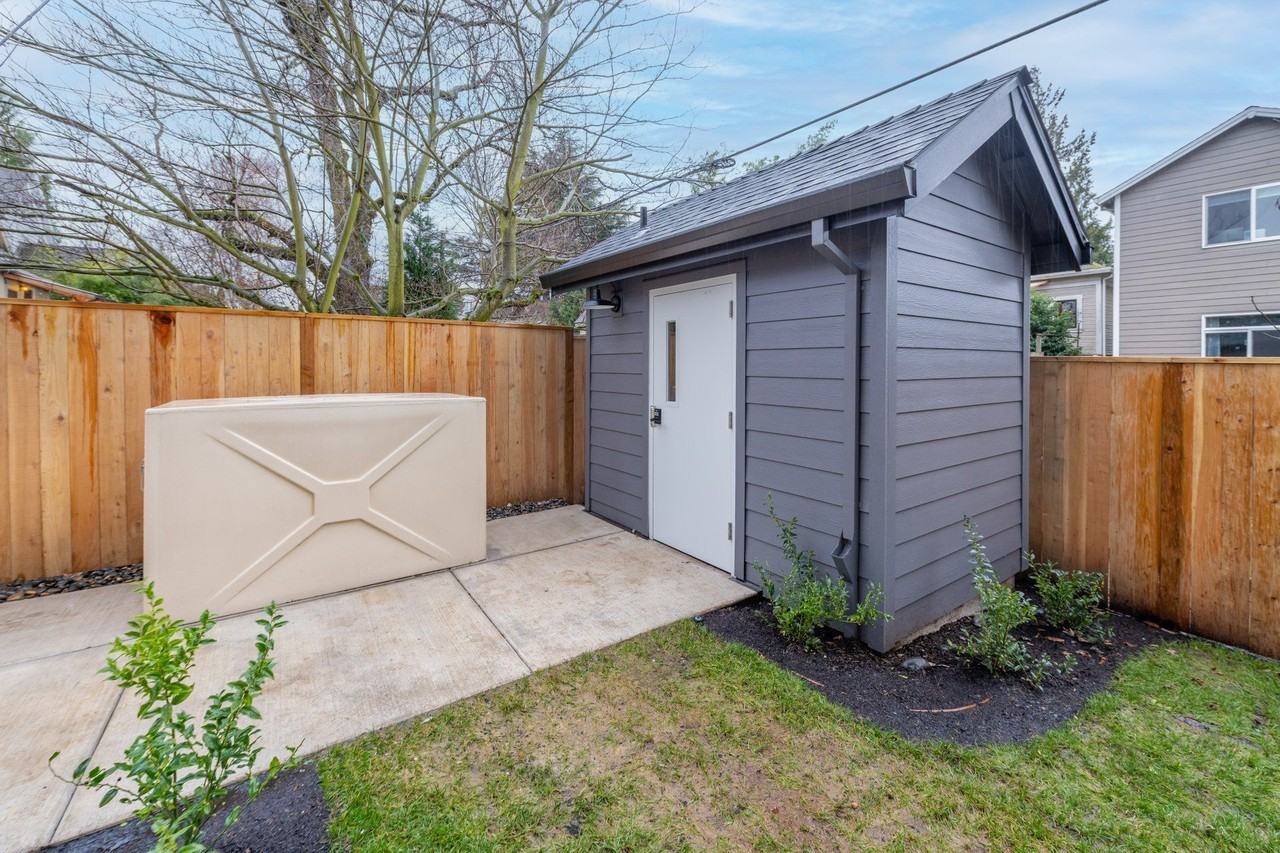 Michigan Condos - Photo 4 of 8