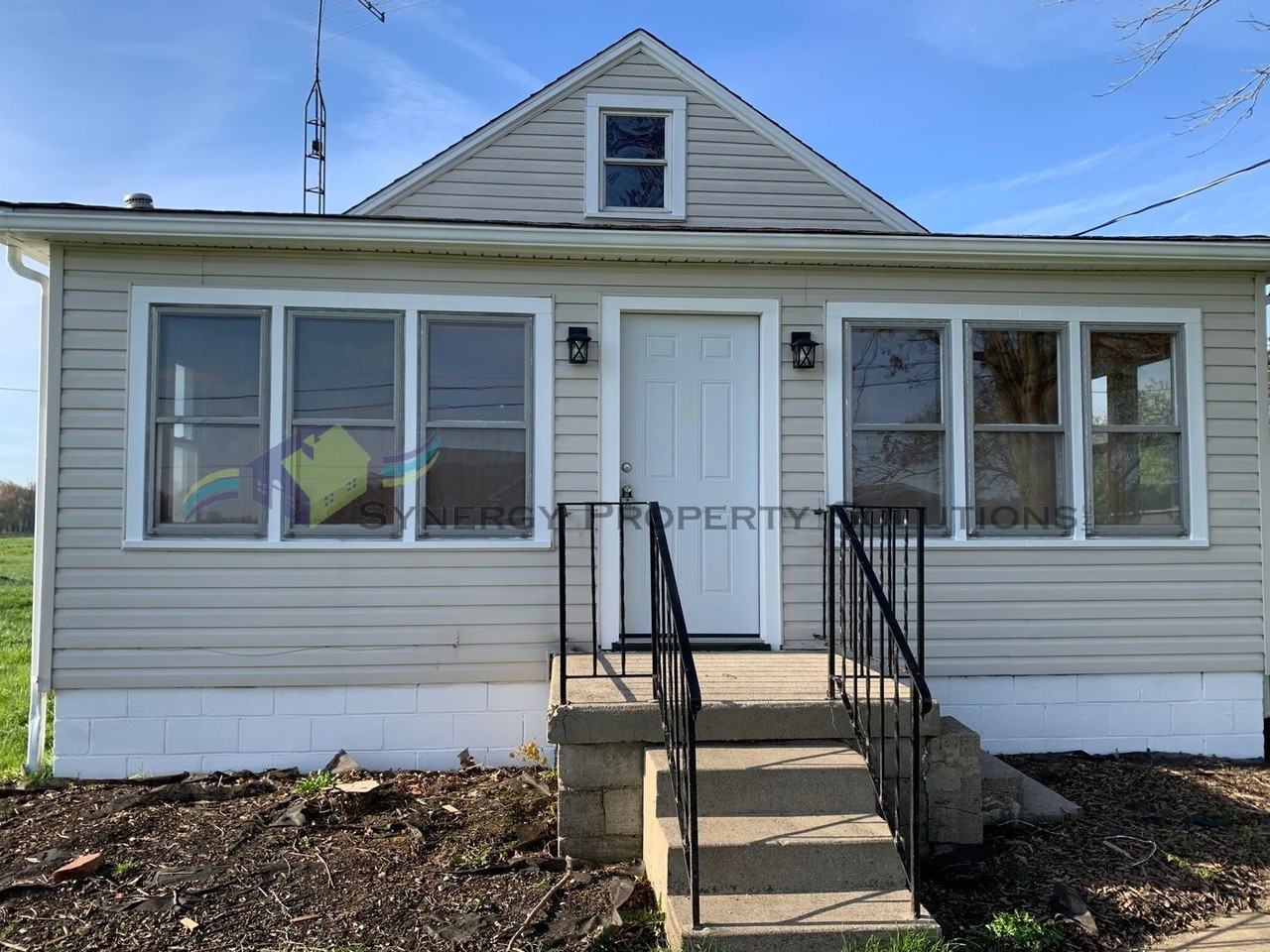 1717 Myers Rd - Photo 2 of 50