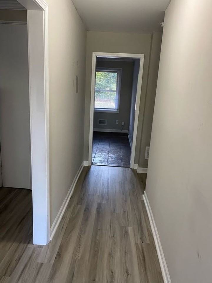 938 Bakersfield Rd - Photo 2 of 24