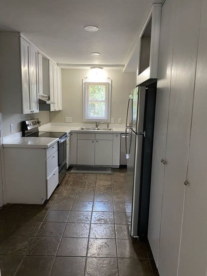 938 Bakersfield Rd - Photo 5 of 24