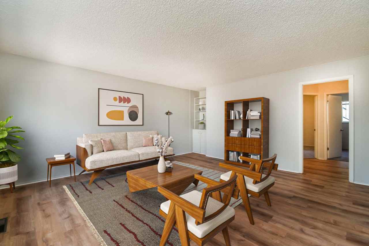 303 University Drive - Photo 2 of 11