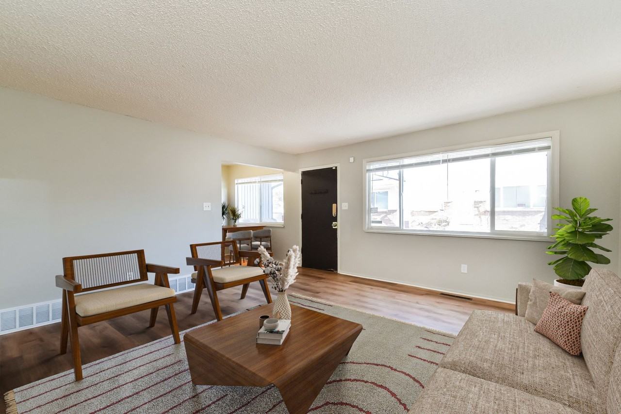 303 University Drive - Photo 3 of 11