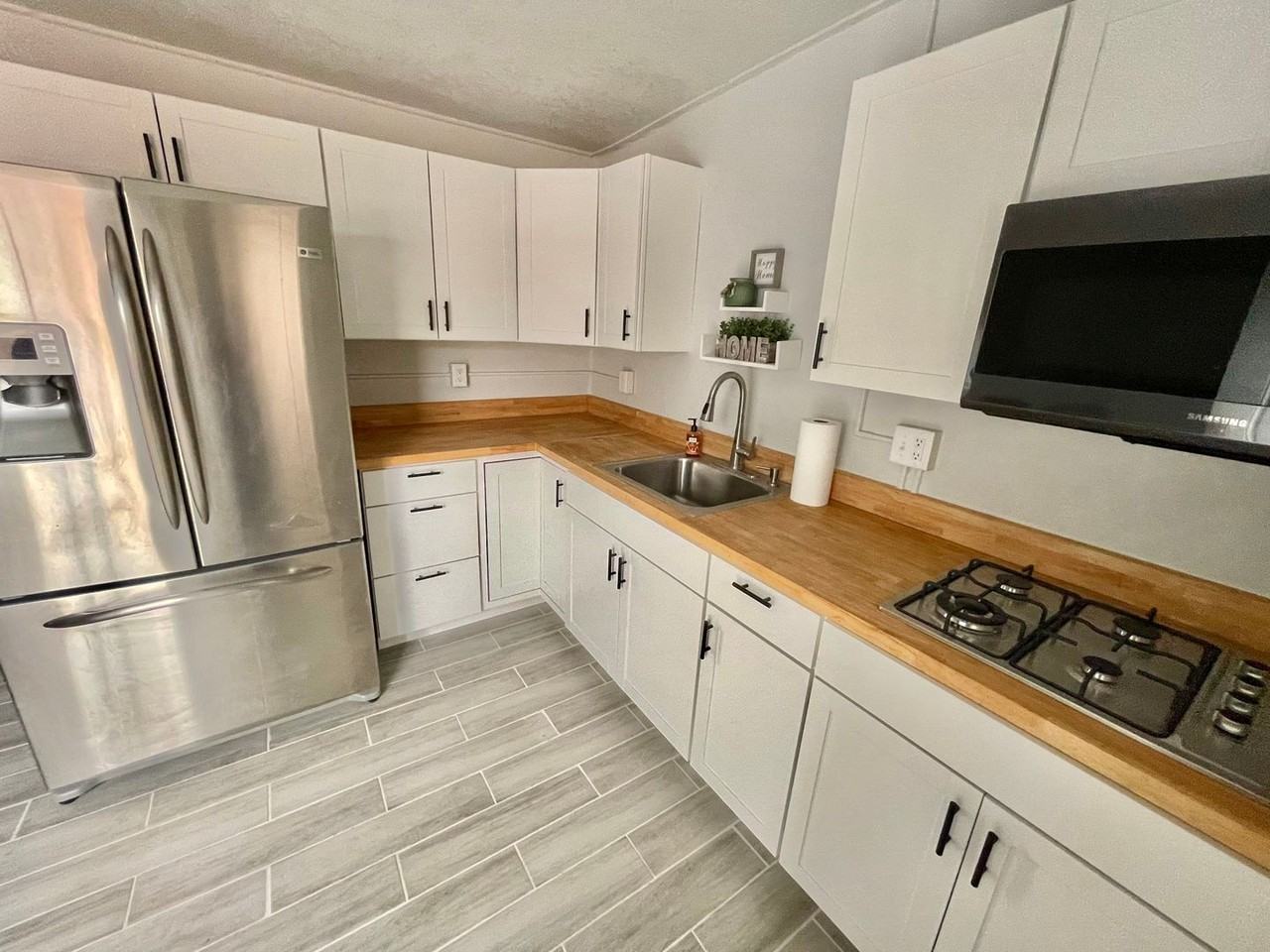 1611 San Juan Street - Photo 3 of 12