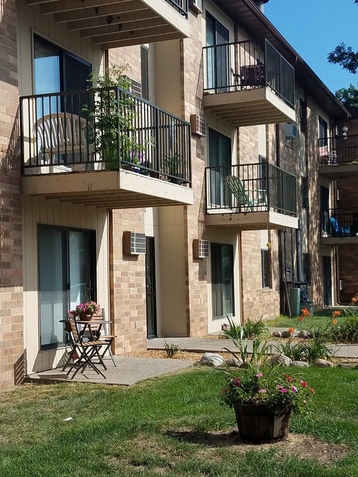 Royal Oaks Apartments - Photo 2 of 50