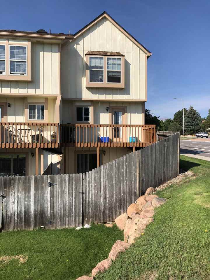 6845 Goldcrest Court - Photo 5 of 9