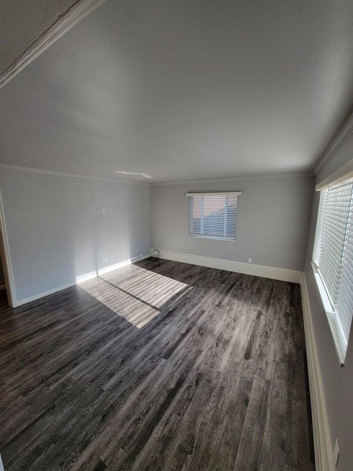 Arches South Apartments - Photo 2 of 13