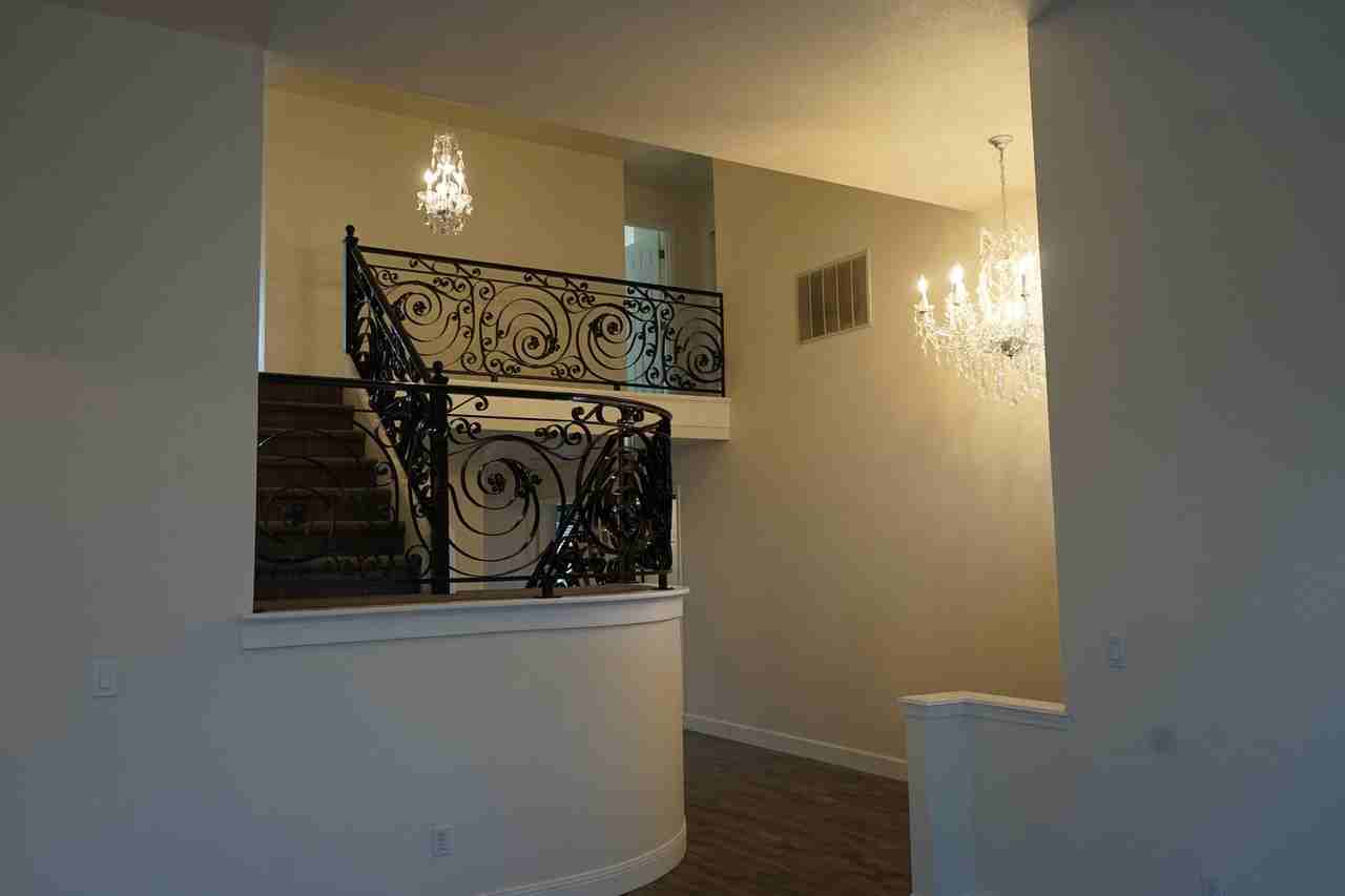 13617 Se 36th St - Photo 5 of 36
