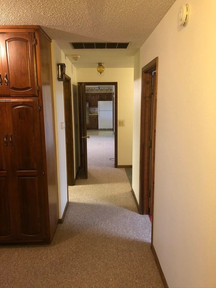 1183 E Main St - Photo 2 of 26