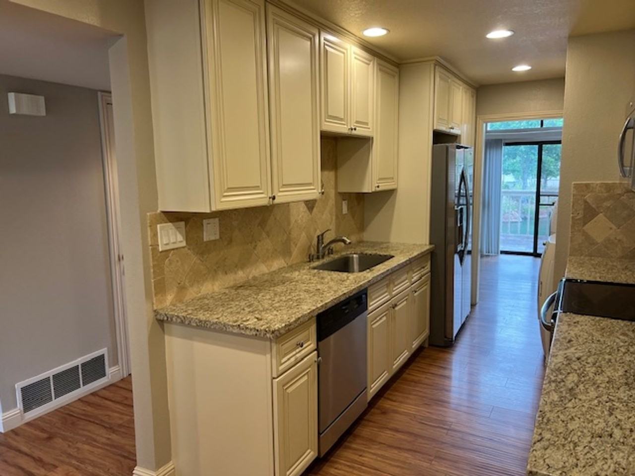 102 Via Lago - Photo 4 of 17