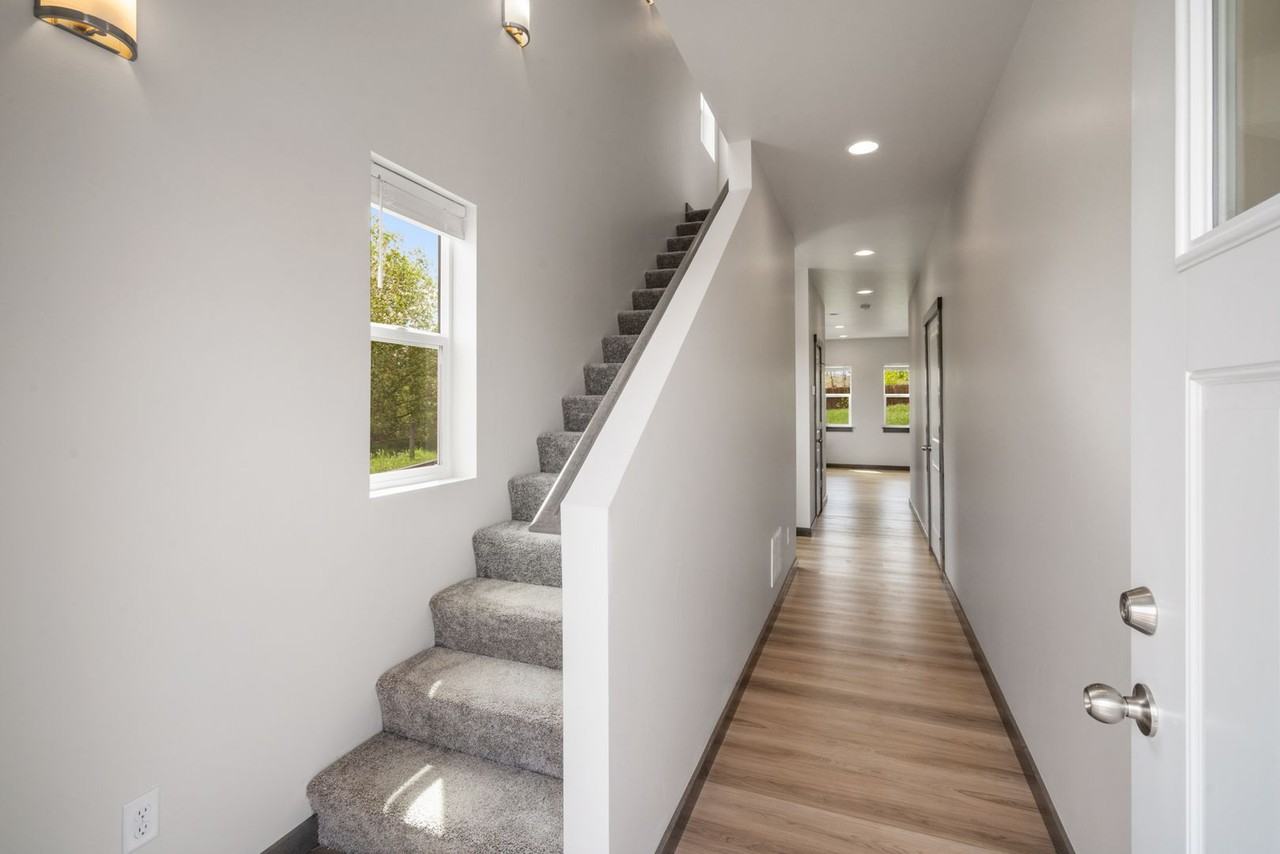 2958 W Babcock St #A - Photo 2 of 41