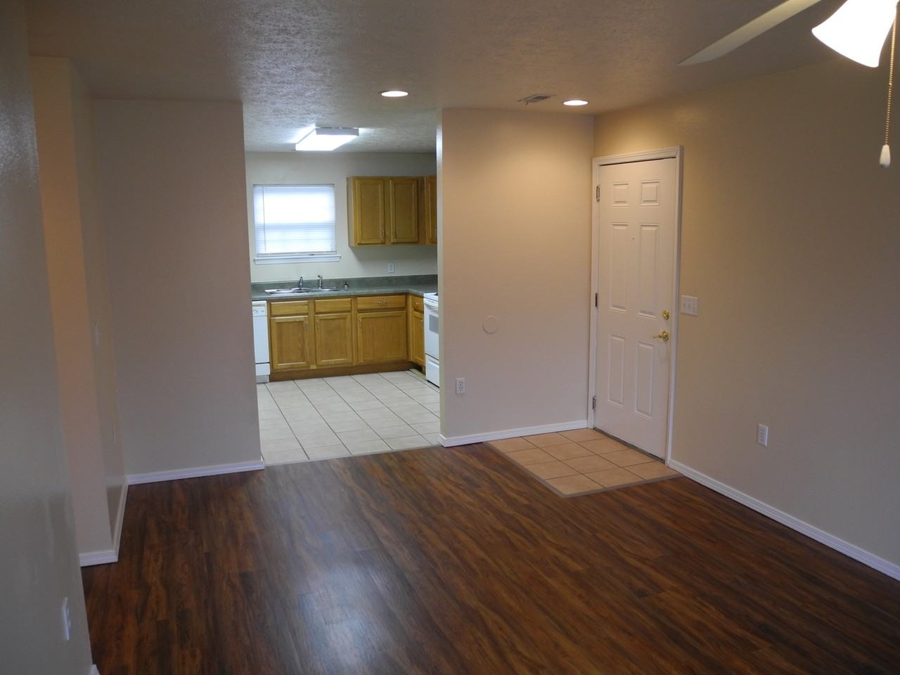 160 Knowledge Ave #B - Photo 6 of 28