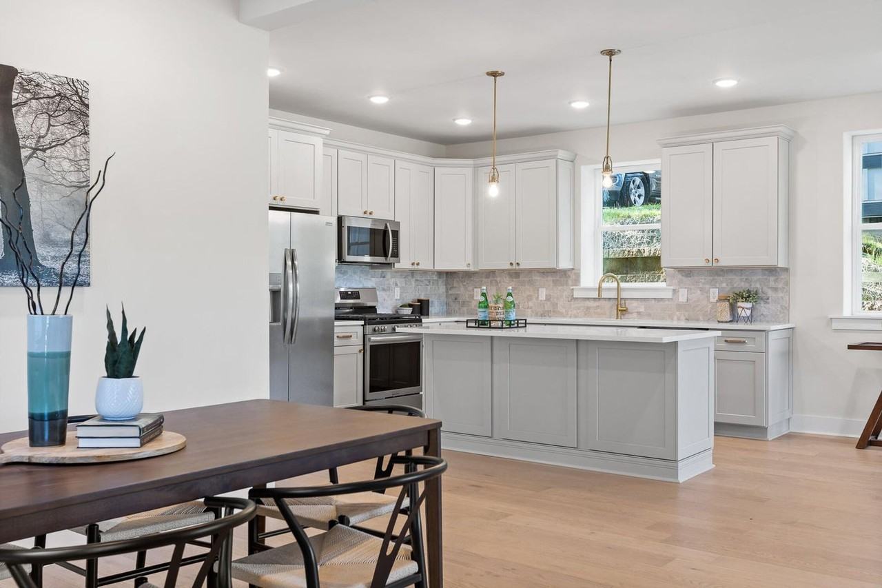 638 Ladd Ave - Photo 5 of 41