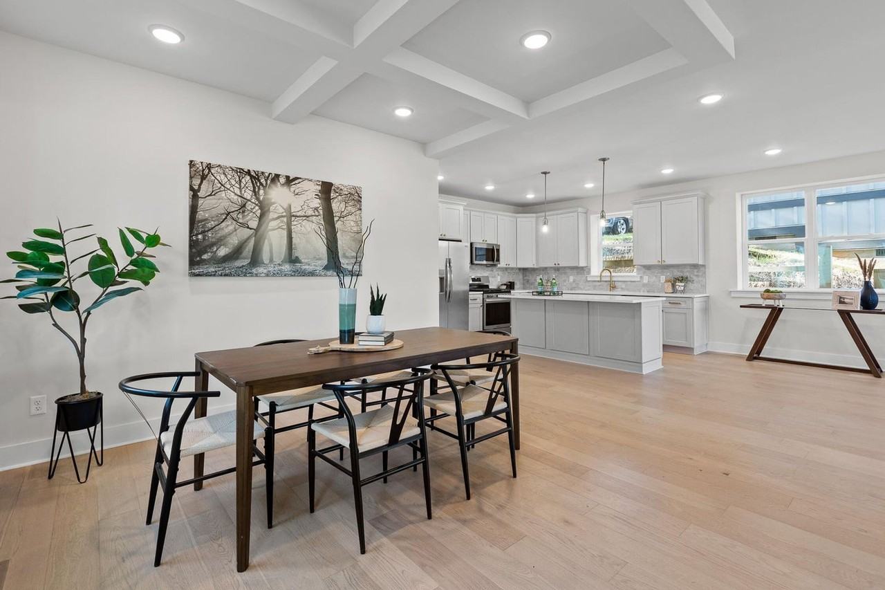 638 Ladd Ave - Photo 6 of 41