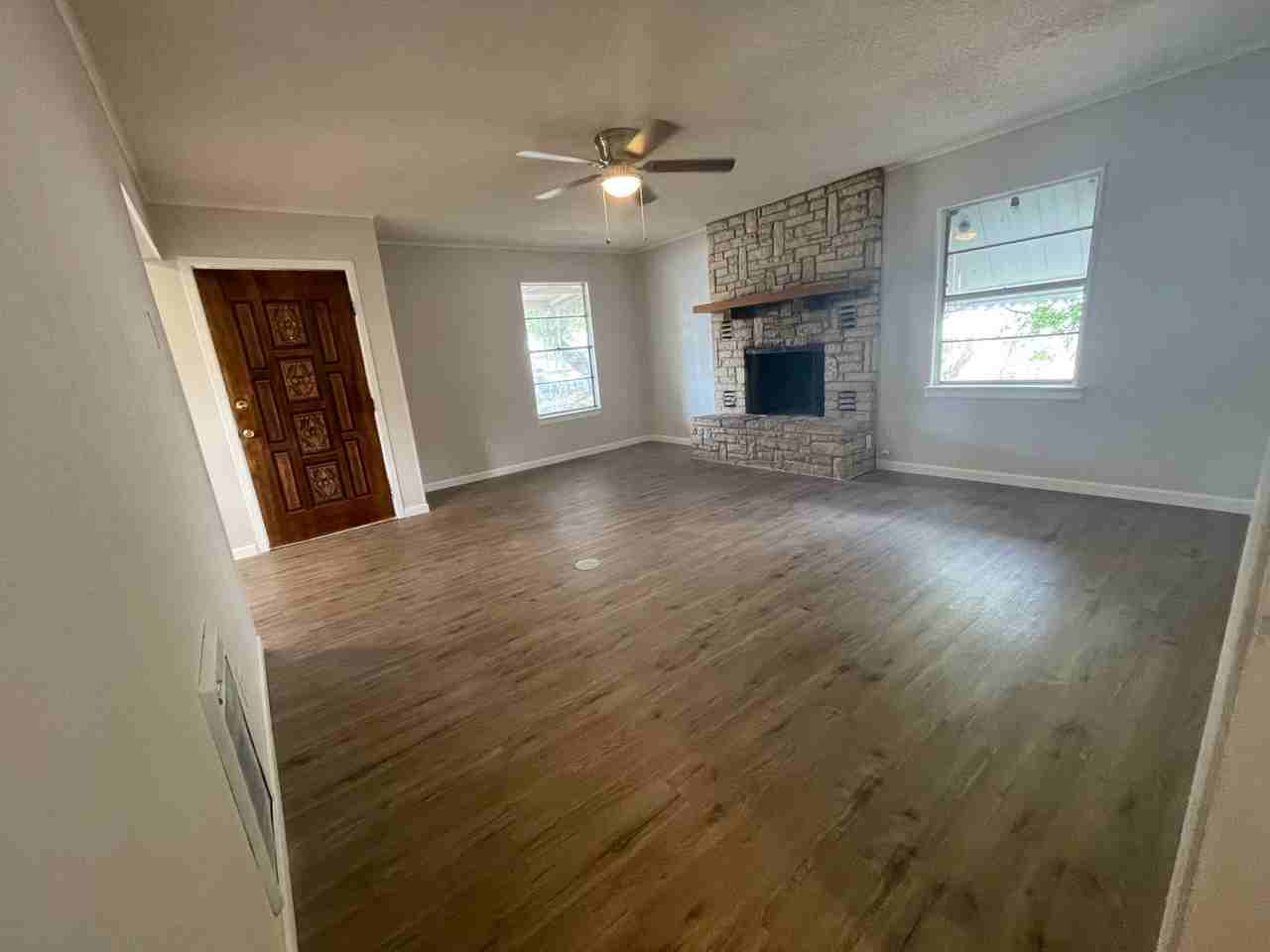 253 Cindy Dr - Photo 2 of 25