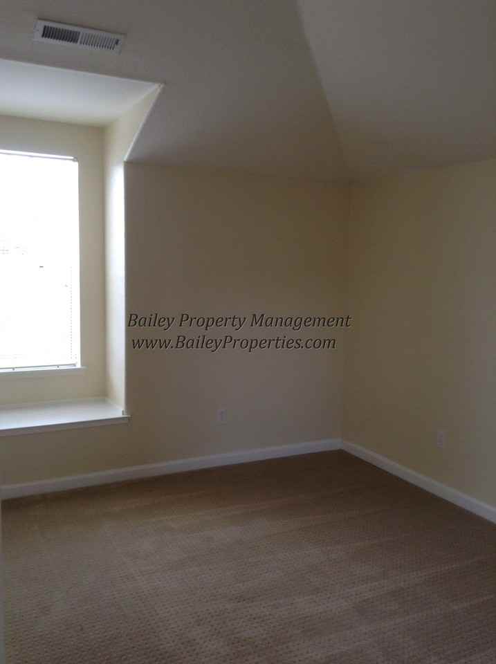 19 Mary Case Lane - Photo 7 of 17